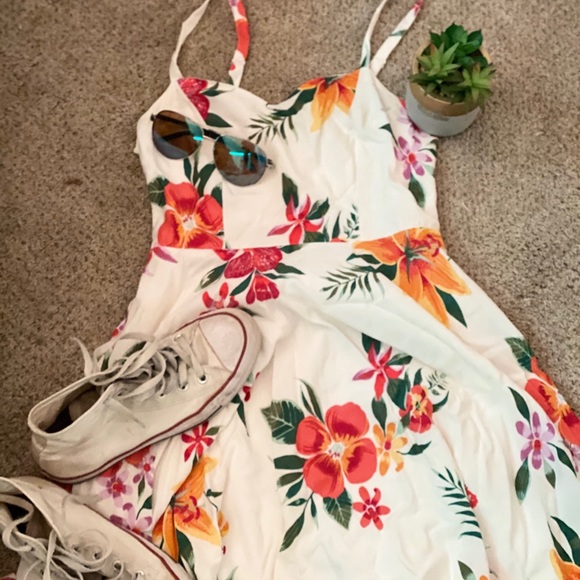 Cute flower dress - Picture 1 of 1
